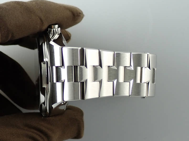 ヴァシュロンコンスタンタン オーヴァーシーズ クロノグラフ Ref.5500V/110A-B148 ブルー文字盤 中古 5AZCTYL6