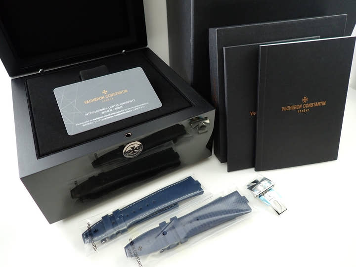 ヴァシュロンコンスタンタン オーヴァーシーズ クロノグラフ Ref.5500V/110A-B148 ブルー文字盤 未使用 6A6TRHH0