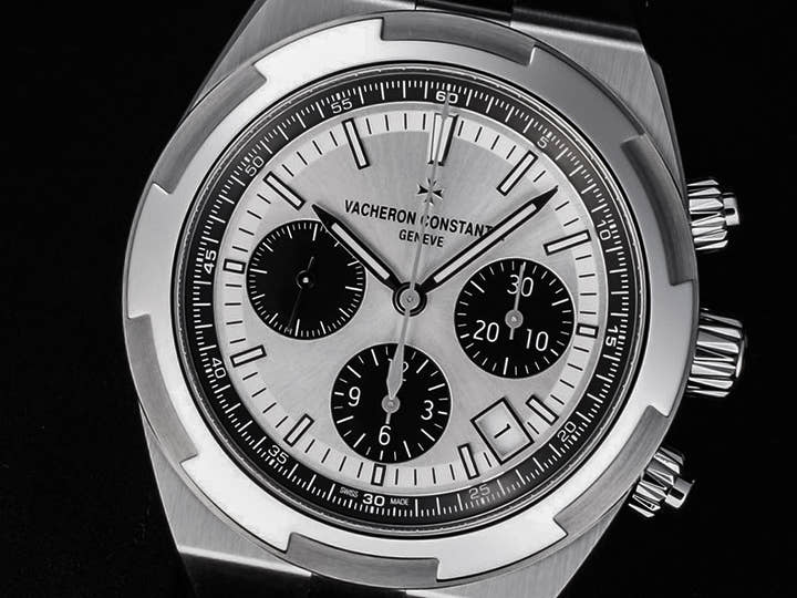 Vacheron Constantin Overseas Chronograph Ref.5520V/210A-B686 Silver Dial Unused 8F0PU535