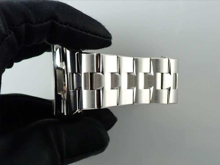 ヴァシュロンコンスタンタン オーヴァーシーズ デュアルタイム Ref.7900V/110A-B546 ブラック文字盤 美中古 JH017319