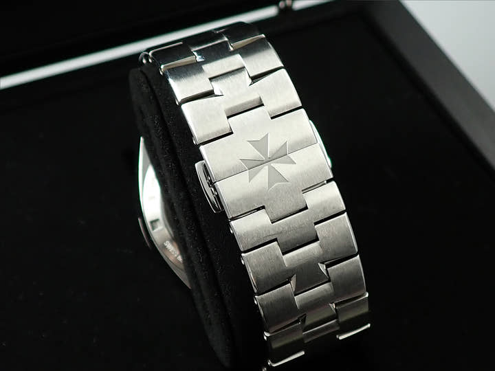 ヴァシュロンコンスタンタン オーヴァーシーズ デュアルタイム Ref.7900V/110A-B546 ブラック文字盤 美中古 JH017319