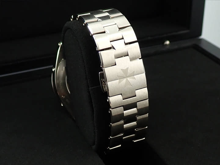 ヴァシュロンコンスタンタン オーヴァーシーズ エクストラフラット パーペチュアルカレンダー Ref.4300V/120G-B945 ブルー文字盤 美品 JK997674