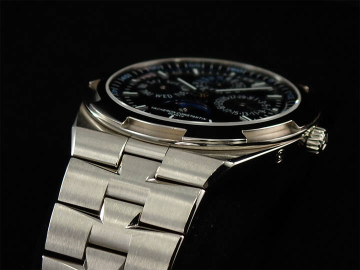 ヴァシュロンコンスタンタン オーヴァーシーズ エクストラフラット パーペチュアルカレンダー Ref.4300V/120G-B945 ブルー文字盤 中古 284M1331