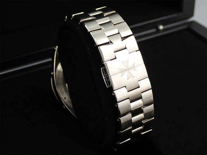 ヴァシュロンコンスタンタン オーヴァーシーズ エクストラフラット パーペチュアルカレンダー Ref.4300V/120G-B945 ブルー文字盤 中古 284M1331