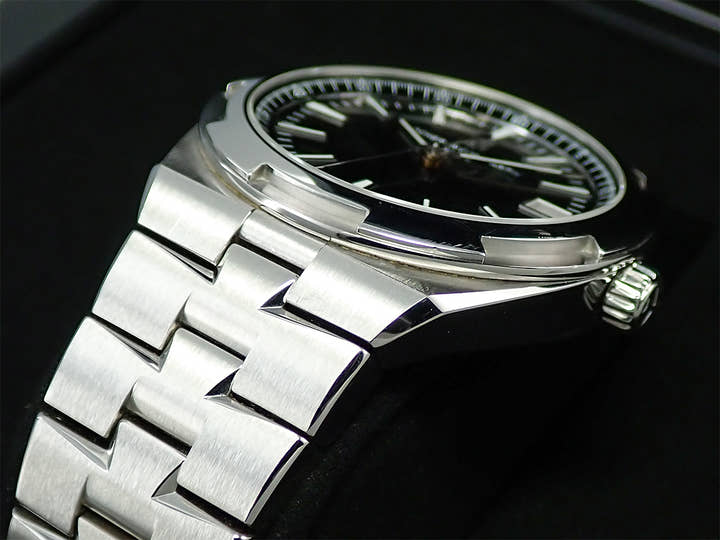 Vacheron Constantin Overseas Ref. 4500V/110A-B483 Black Dial Used V1S81184