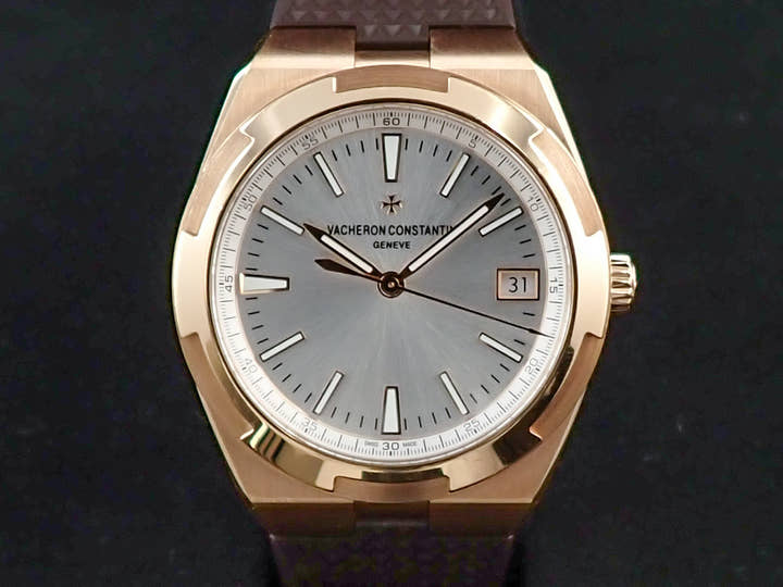 ヴァシュロンコンスタンタン オーヴァーシーズ オートマティック Ref.4500V/000R-B127 シルバー文字盤 中古 2TTZPYMS