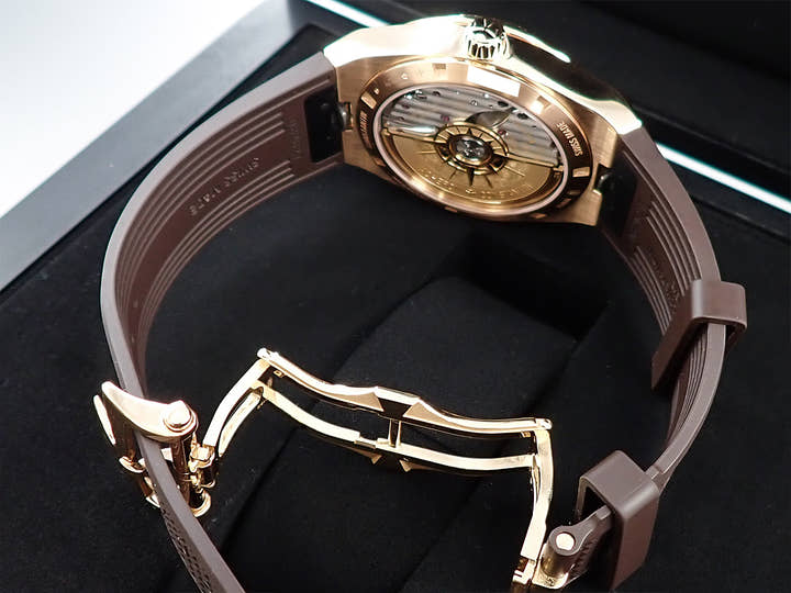 ヴァシュロンコンスタンタン オーヴァーシーズ オートマティック Ref.4500V/000R-B127 シルバー文字盤 中古 2TTZPYMS