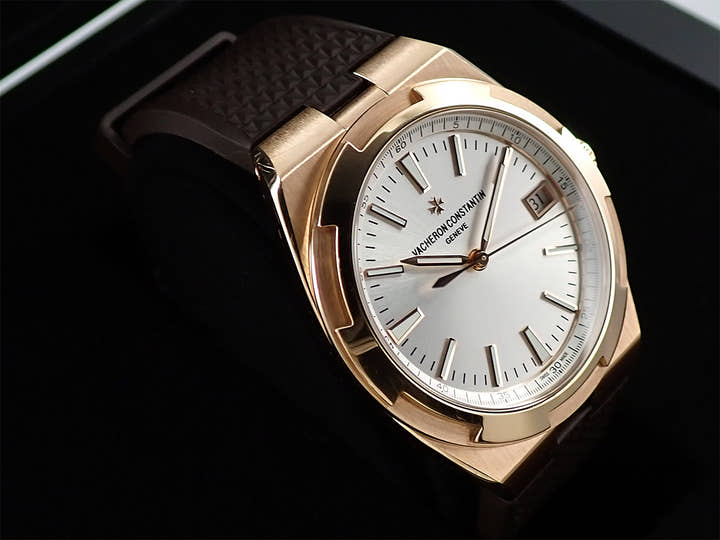 ヴァシュロンコンスタンタン オーヴァーシーズ オートマティック Ref.4500V/000R-B127 シルバー文字盤 中古 2TTZPYMS