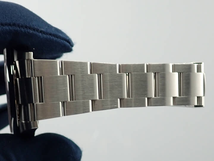 ロレックス オイスターパーペチュアル41 Ref.124300 ステンレススチール コーラルレッド文字盤