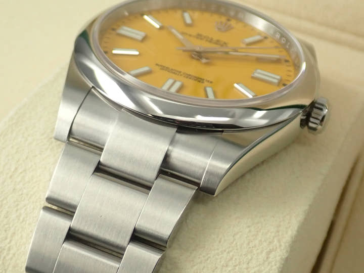 ロレックス オイスターパーペチュアル41 Ref.124300 ステンレススチール イエロー文字盤