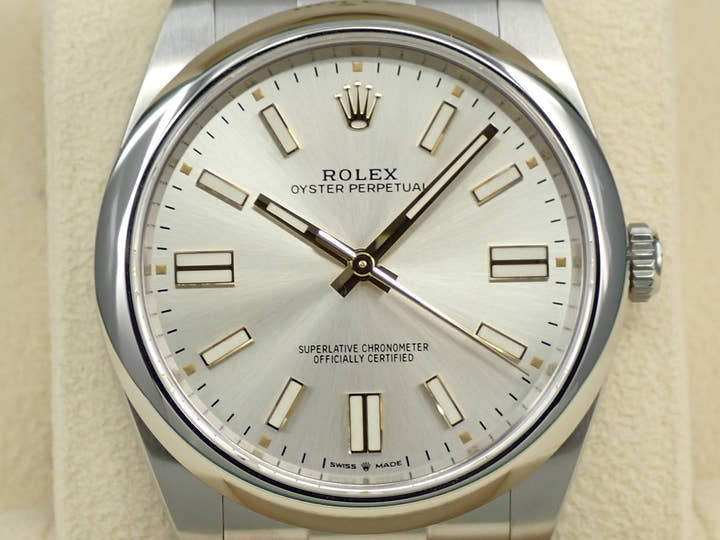 ロレックス オイスターパーペチュアル41 Ref.124300 ステンレススチール シルバー文字盤