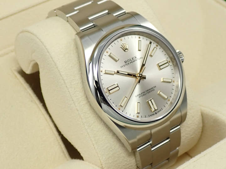 ロレックス オイスターパーペチュアル41 Ref.124300 ステンレススチール シルバー文字盤