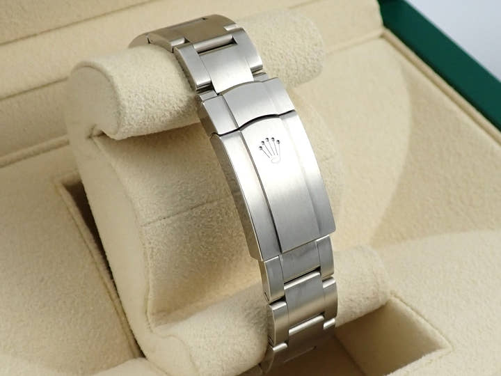 ロレックス オイスターパーペチュアル41 Ref.124300 ステンレススチール グリーン文字盤