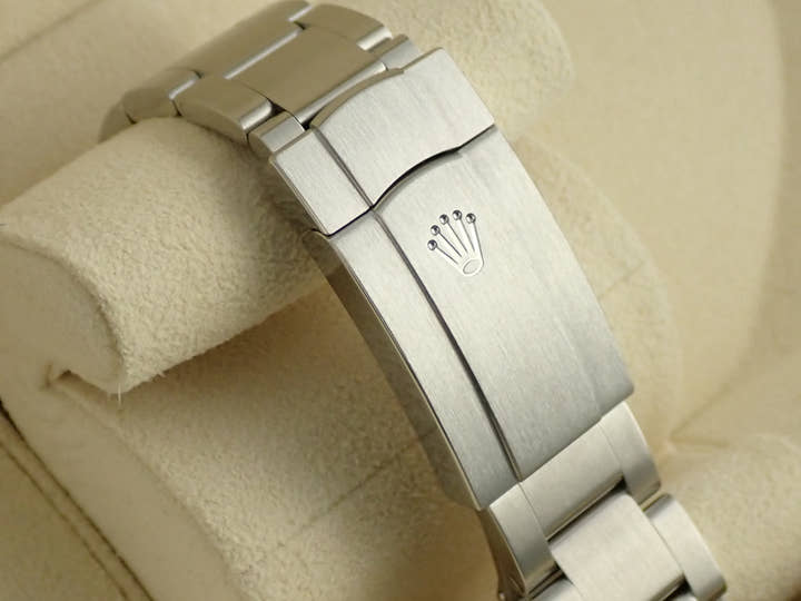 ロレックス オイスターパーペチュアル36 Ref.126000 ステンレススチール コーラルレッド文字盤