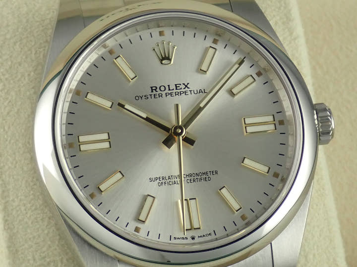 ロレックス オイスターパーペチュアル Ref.124300 シルバー文字盤 未使用 oyster-perpetual-43
