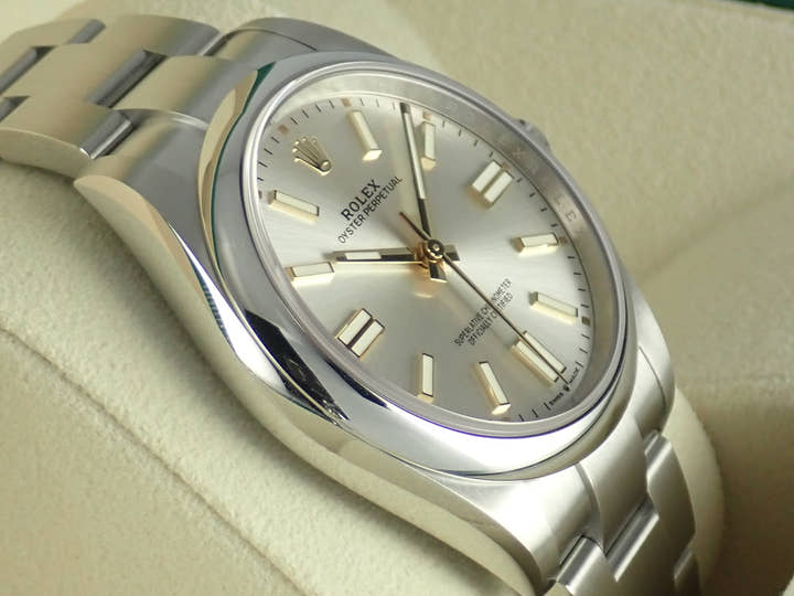 ロレックス オイスターパーペチュアル Ref.124300 シルバー文字盤 未使用 oyster-perpetual-43