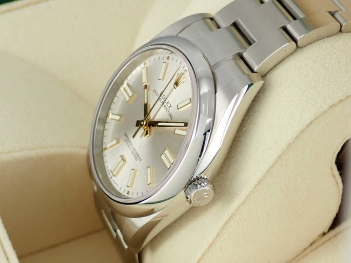 ロレックス オイスターパーペチュアル Ref.124300 シルバー文字盤 未使用 oyster-perpetual-52
