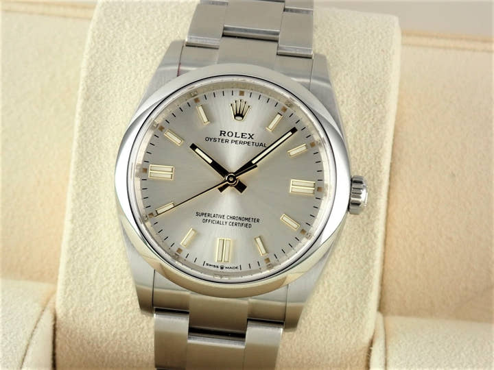 ロレックス オイスターパーペチュアル Ref.126000 シルバー文字盤 極美品 oyster-perpetual-57