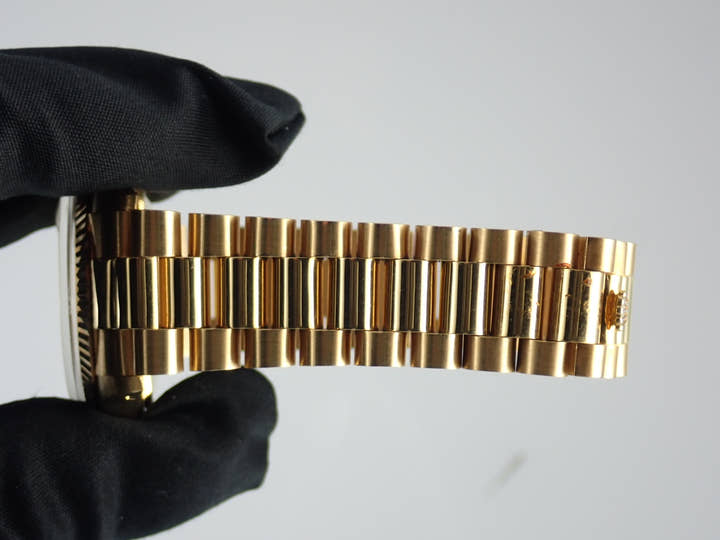 Rolex Oyster Perpetual Date <Warranty, Box, etc.>