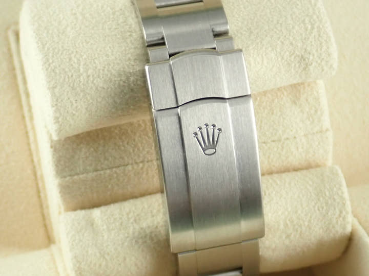 ロレックス オイスターパーペチュアル Ref.124200 シルバー文字盤 未使用 oyster-perpetual-73