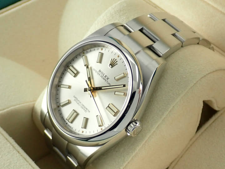 ロレックス オイスターパーペチュアル41 Ref.124300 シルバー文字盤 未使用 oyster-perpetual-75