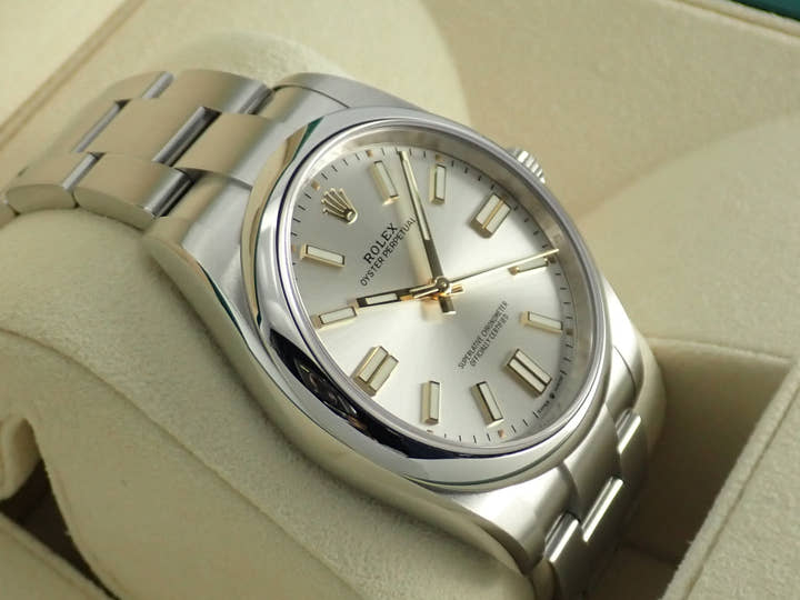 ロレックス オイスターパーペチュアル41 Ref.124300 シルバー文字盤 未使用 oyster-perpetual-75