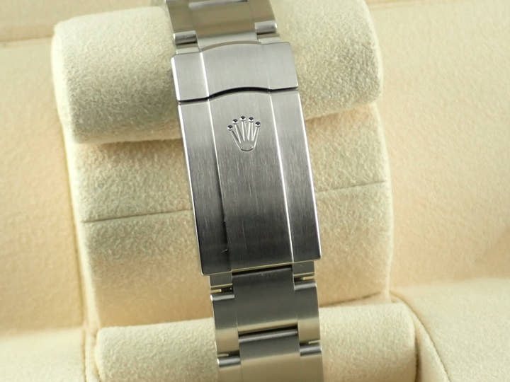 ロレックス オイスターパーペチュアル41 Ref.124300 シルバー文字盤 未使用 oyster-perpetual-75