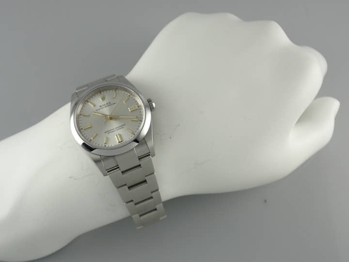 ロレックス オイスターパーペチュアル36 Ref.126000 シルバー文字盤 中古 oyster-perpetual-77