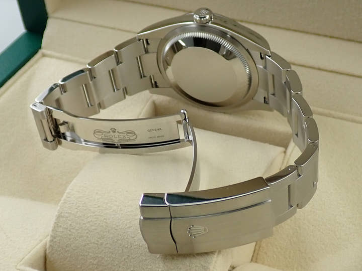 ロレックス オイスターパーペチュアル36 Ref.126000 ステンレススチール ブライトブルー文字盤