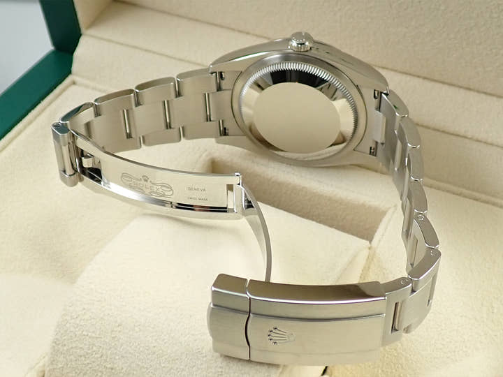 ロレックス オイスターパーペチュアル36 Ref.126000 ステンレススチール シルバー文字盤
