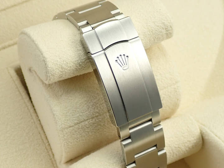 ロレックス オイスターパーペチュアル36 Ref.126000 ステンレススチール シルバー文字盤