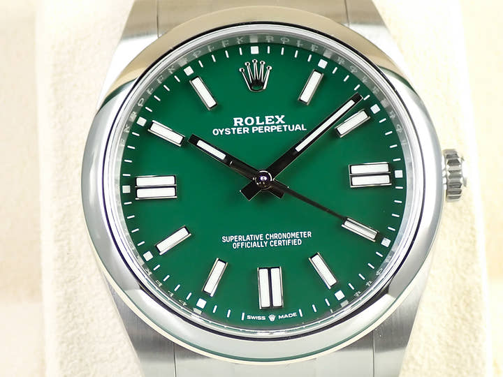 Rolex Oyster Perpetual 41 Ref. 124300 Stainless Steel Green Dial