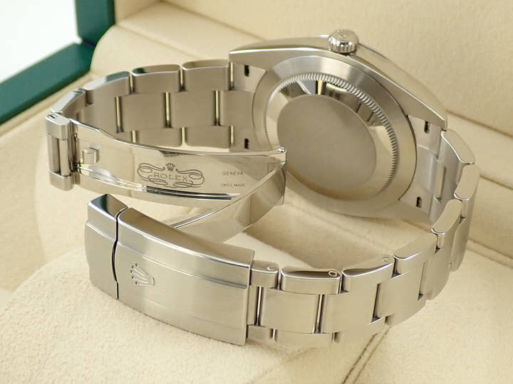 Rolex Oyster Perpetual 41 Ref. 124300 Stainless Steel Green Dial