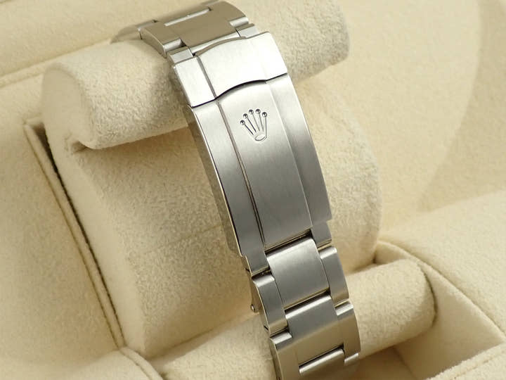 Rolex Oyster Perpetual 41 Ref. 124300 Stainless Steel Green Dial