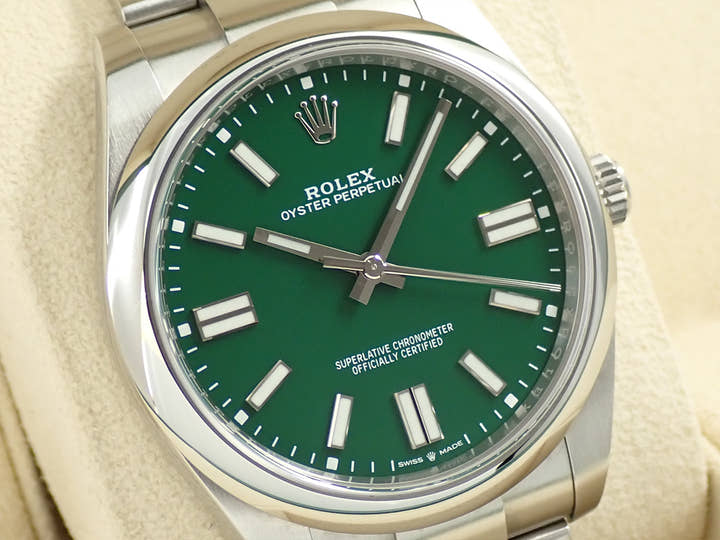 Rolex Oyster Perpetual 41 Ref. 124300 Stainless Steel Green Dial