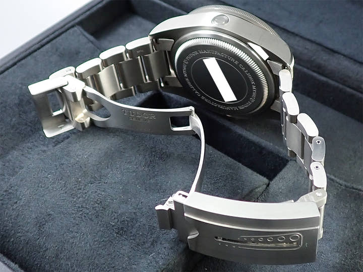 チューダー(チュードル) ぺラゴス LHD レフトハンドドライブ Ref.25610TNL ブラック文字盤 中古 K0U31786