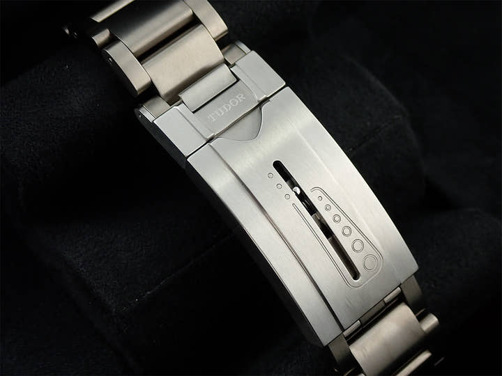 チューダー(チュードル) ペラゴス Ref.25600TN ブラック文字盤 極美品 CLM16404