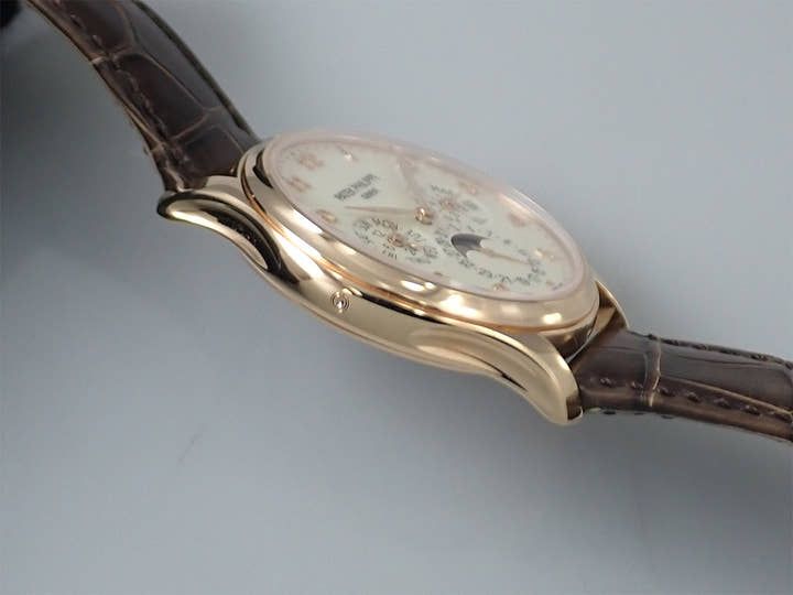 パテックフィリップ パーペチュアルカレンダー Ref.5327R-001 ローズゴールド アイボリー文字盤