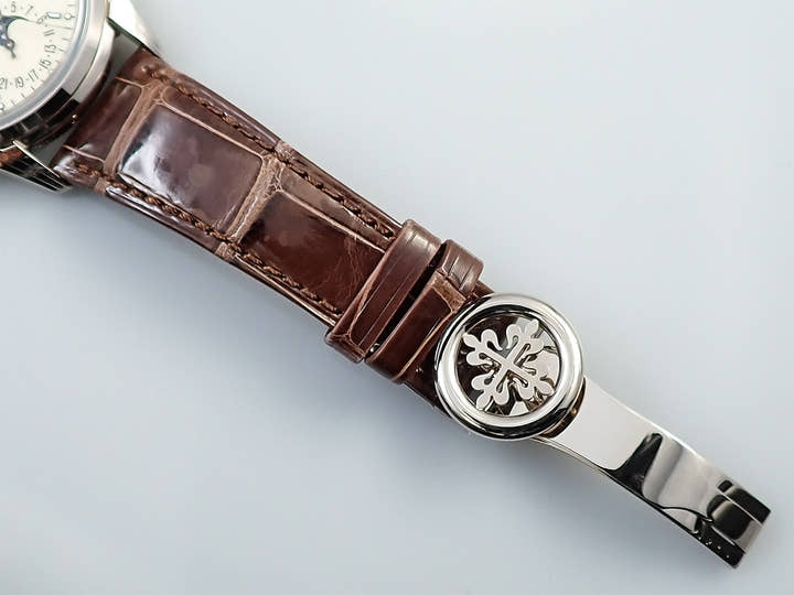 Patek Philippe Perpetual Calendar Ref. 5320G-001 White Gold Ivory Dial