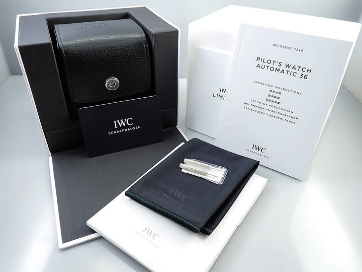 IWC パイロットウォッチ Ref.IW324010 ブラック文字盤 中古 FAV1V9J0