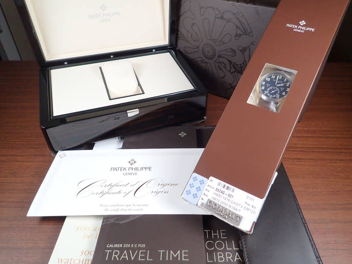Patek Philippe Calatrava Ref.5524G Blue Vanish Dial New pilot-3