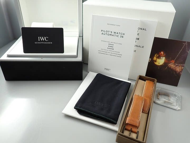 IWC パイロットウォッチ オートマティック 36 Ref.IW324019 グリーン文字盤 中古 793L8KP4