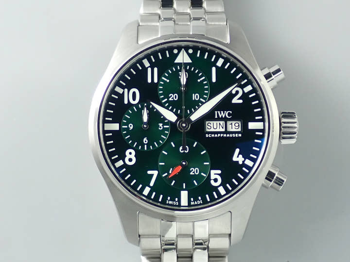 IWC Pilot's Watch Chronograph Ref.IW388104 Green Dial Very Good Condition LLUSY1P4