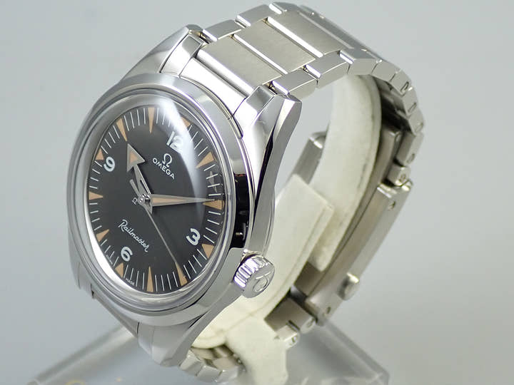 オメガ レイルマスター 1957 トリロジー Ref.220.10.38.20.01.002 ブラック文字盤 未使用 1V065529