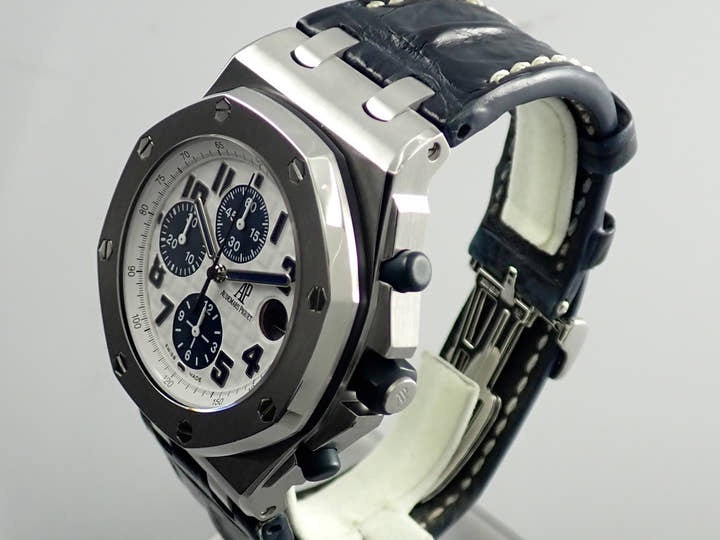 オーデマピゲ ロイヤルオーク オフショア クロノグラフ Ref.26170ST.OO.D305CR.01 ステンレススチール ホワイト×ブルー文字盤