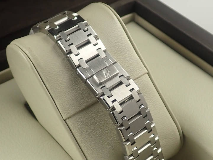 オーデマピゲ ロイヤルオーク クロノグラフ Ref.26300ST.OO.1110ST.05 ステンレススチール ホワイト文字盤