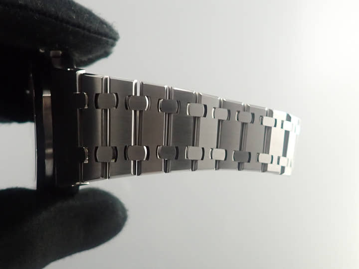 オーデマピゲ ロイヤルオーク クロノグラフ Ref.26300ST.OO.1110ST.05 ステンレススチール ホワイト文字盤