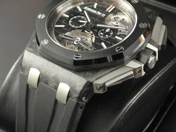 オーデマピゲ ロイヤルオーク オフショア トゥールビヨン クロノグラフ Ref.26550AU.OO.A002CA.01 カーボン ブラック文字盤