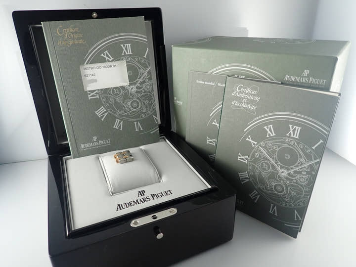 オーデマピゲ ロイヤルオーク オフショア クロノグラフ Ref.26079IR.OO.1000IR.01 チタン/ピンクゴールド ブラック文字盤