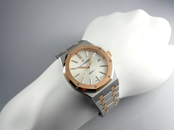 オーデマピゲ ロイヤルオーク Ref.15400SR.OO.1220SR.01 シルバー文字盤 中古 royal-oak-200